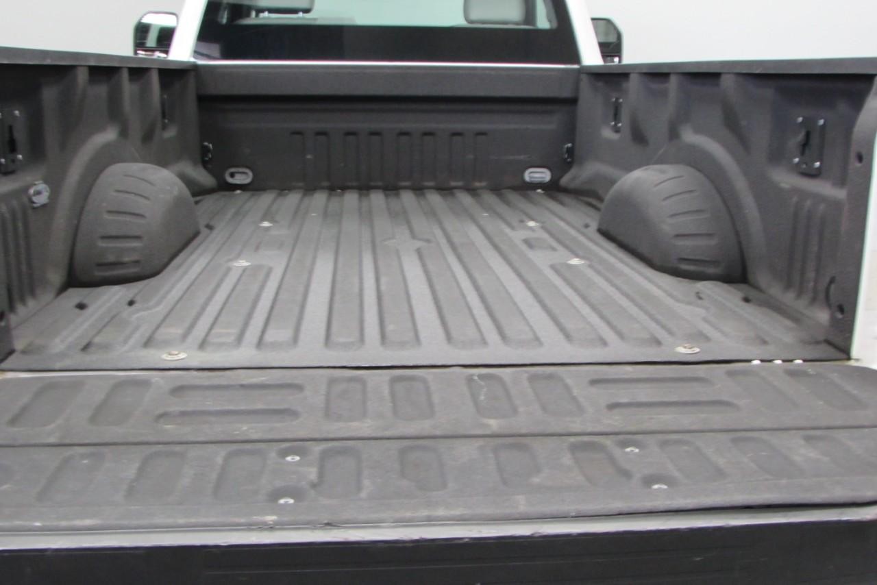 2017 Oxford White Ford Super Duty F-250 SRW XL 4X4 Truck