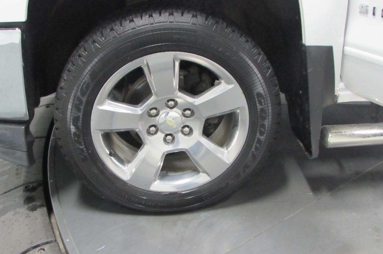 2018 Summit White Chevrolet Silverado 1500 LT LT1 4X4 Truck