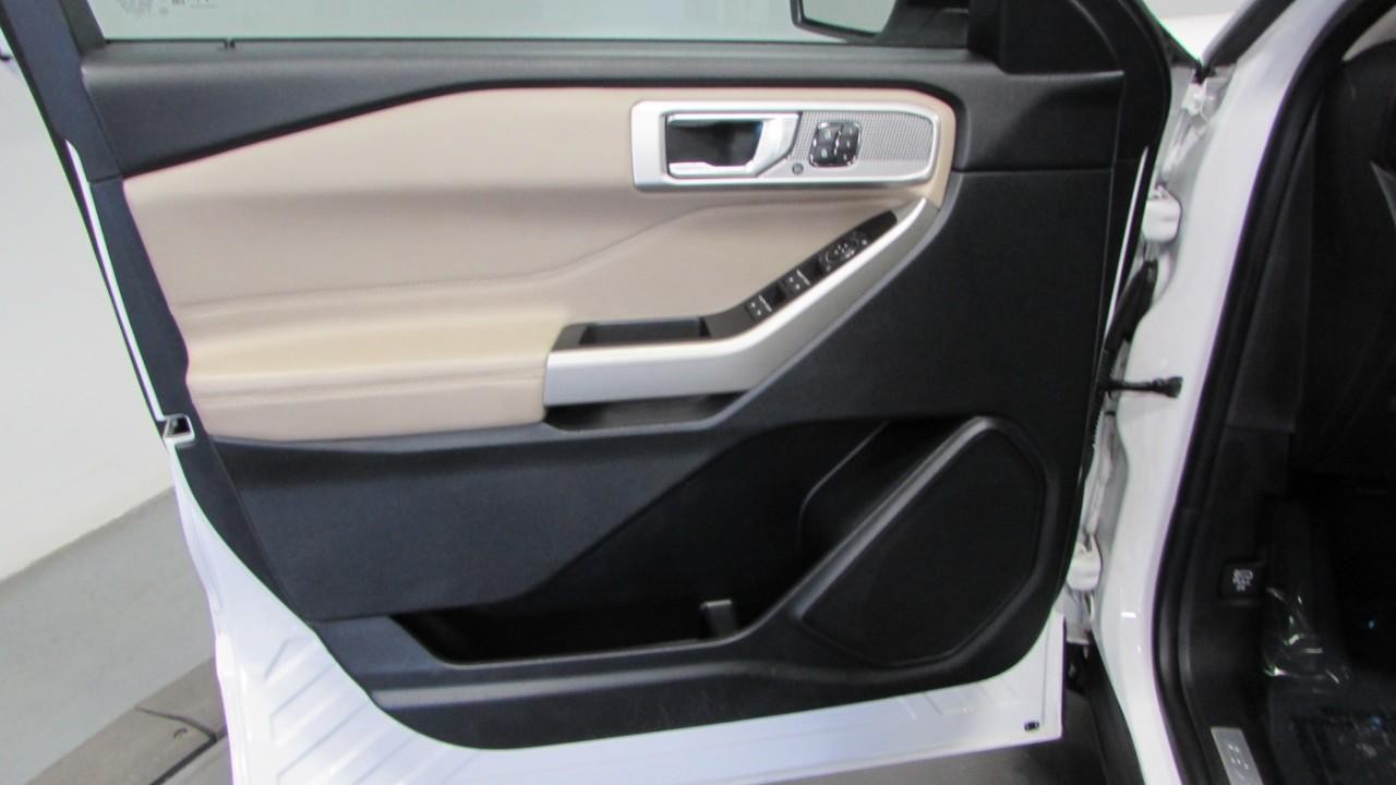 2021 Oxford White Ford Explorer Limited 4X4 SUV