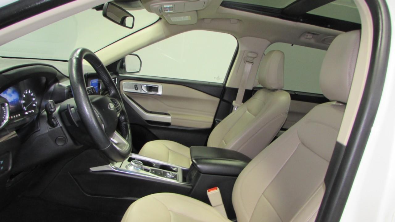 2021 Oxford White Ford Explorer Limited 4X4 SUV