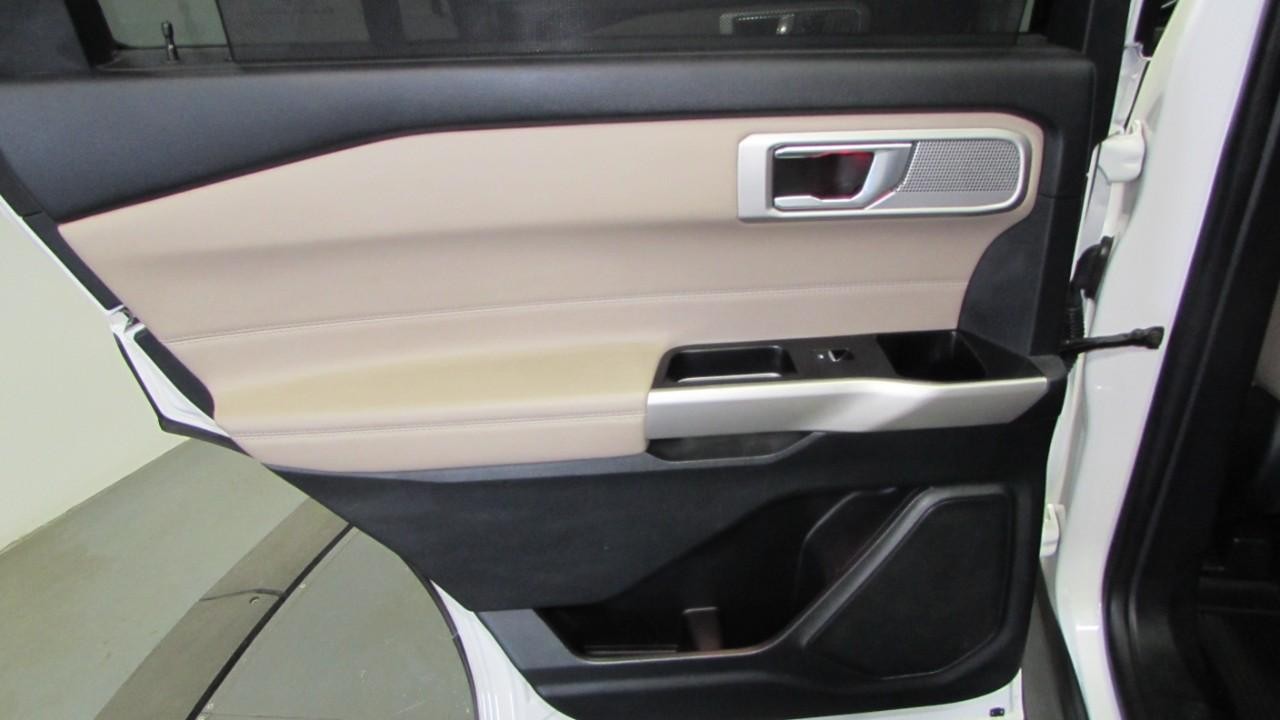 2021 Oxford White Ford Explorer Limited 4X4 SUV