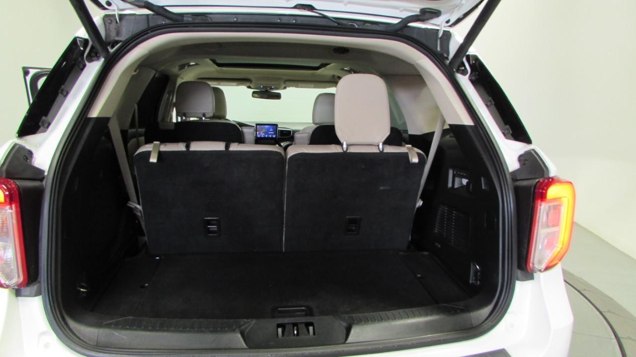2021 Oxford White Ford Explorer Limited 4X4 SUV
