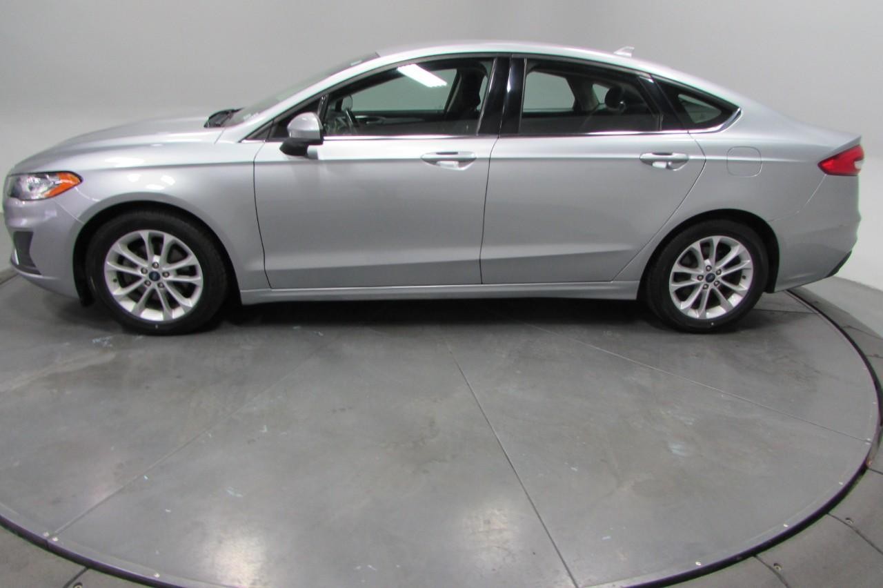 2020 Iconic Silver Metallic Ford Fusion SE FWD Sedan