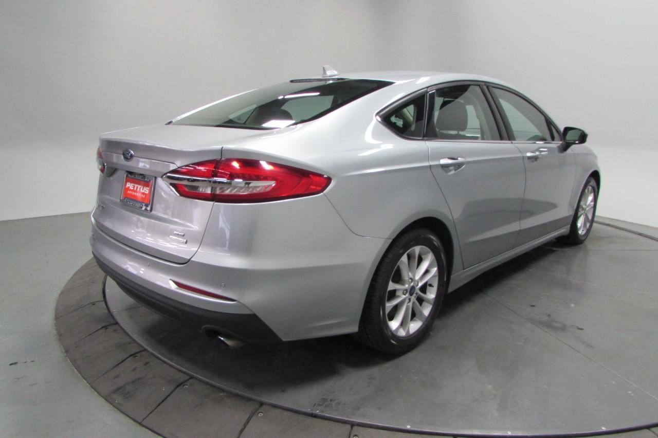 2020 Iconic Silver Metallic Ford Fusion SE FWD Sedan