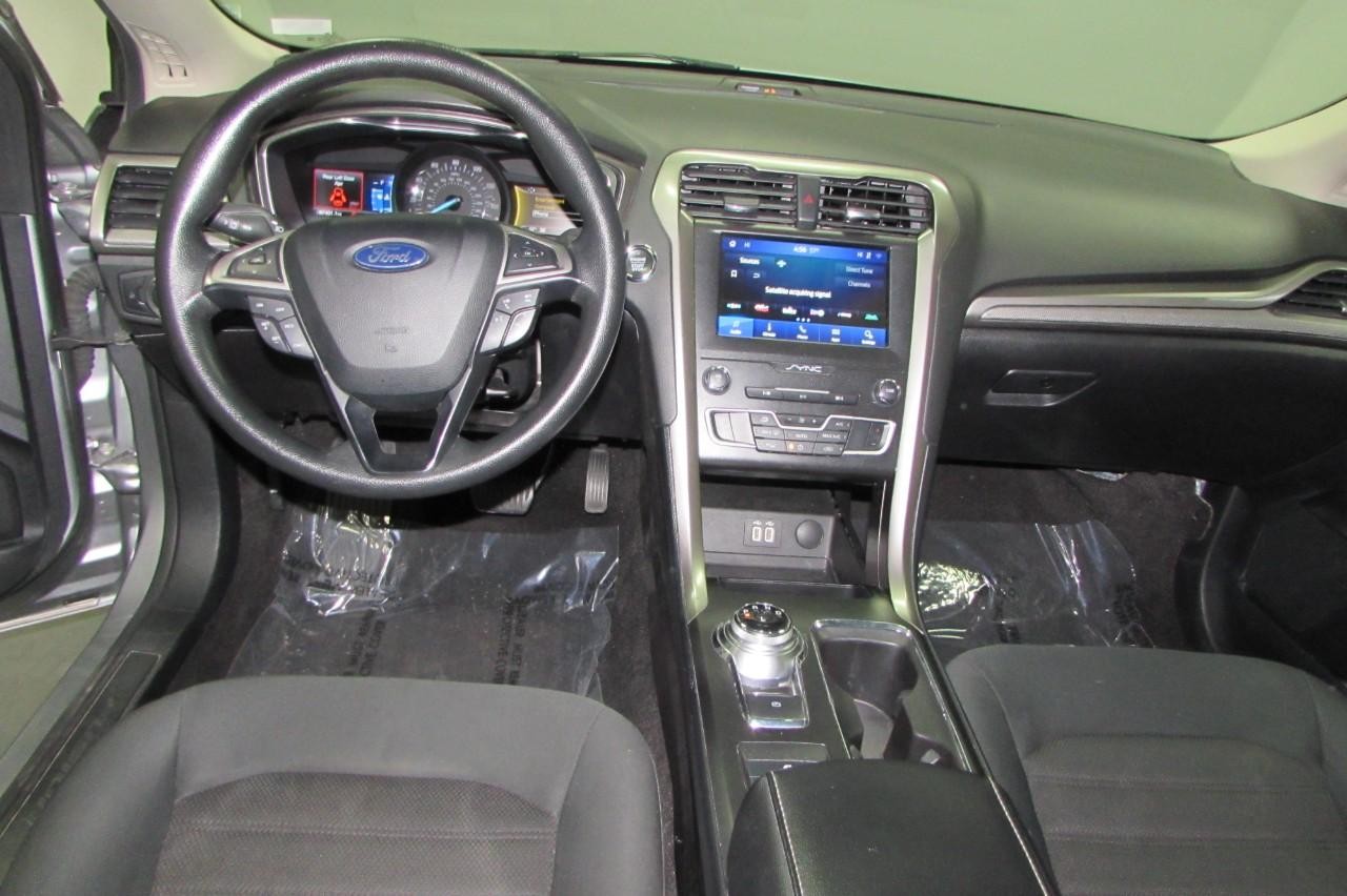 2020 Iconic Silver Metallic Ford Fusion SE FWD Sedan