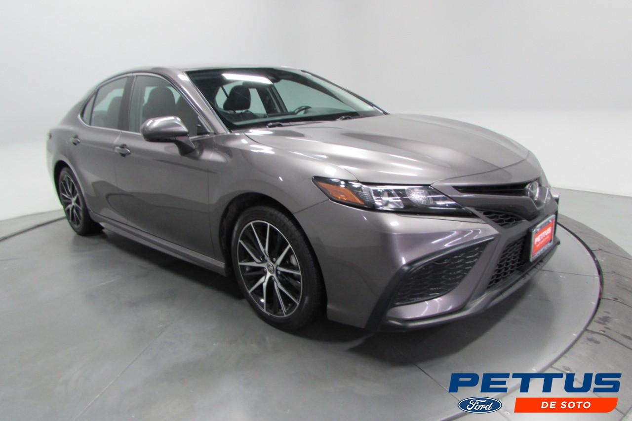 2022 Celestial Silver Metallic Toyota Camry SE Sedan