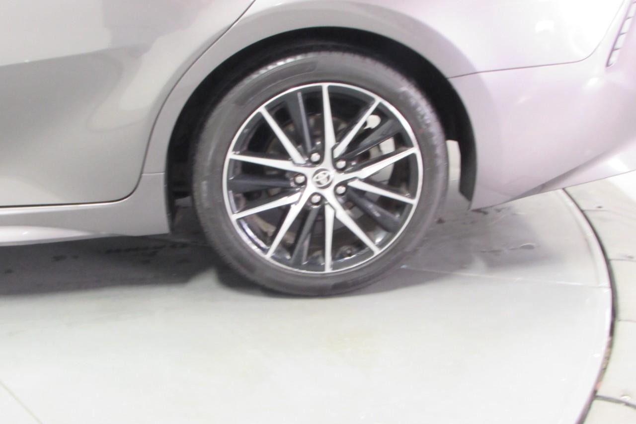 2022 Celestial Silver Metallic Toyota Camry SE FWD Sedan