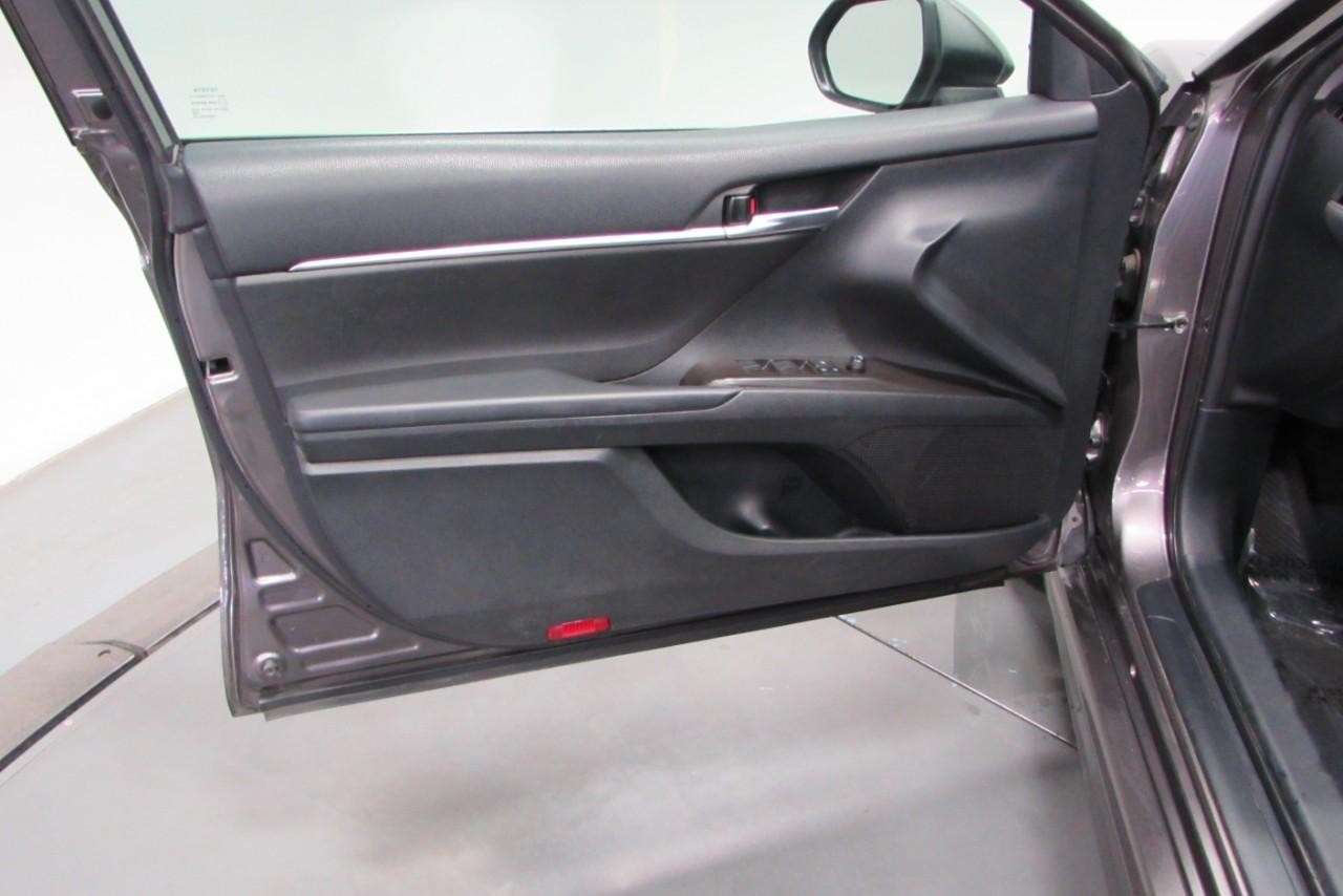 2022 Celestial Silver Metallic Toyota Camry SE FWD Sedan