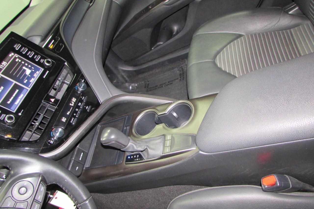 2022 Celestial Silver Metallic Toyota Camry SE FWD Sedan