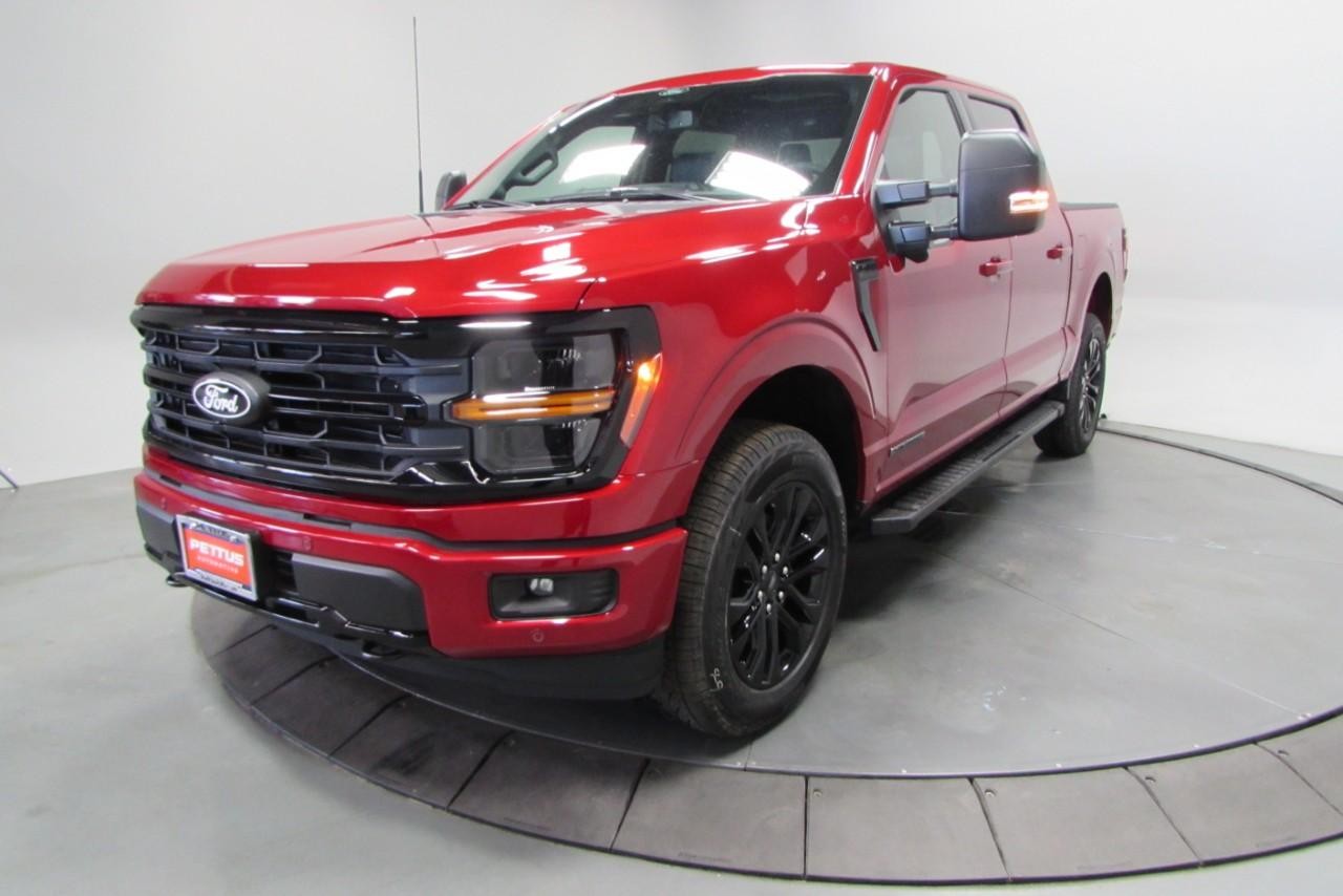 2025 Rapid Red Metallic Tinted Clearcoat Ford F-150 XLT 4X4 Truck