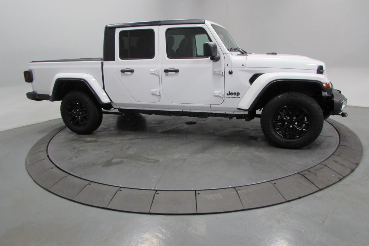 2023 Bright White Clearcoat Jeep Gladiator Sport 4X4 Truck