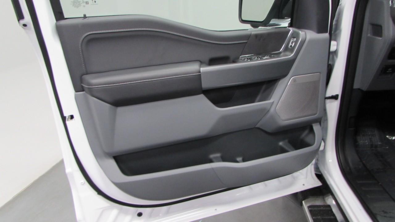 2025 Ox White Ford F-150 XLT 4X4 Truck