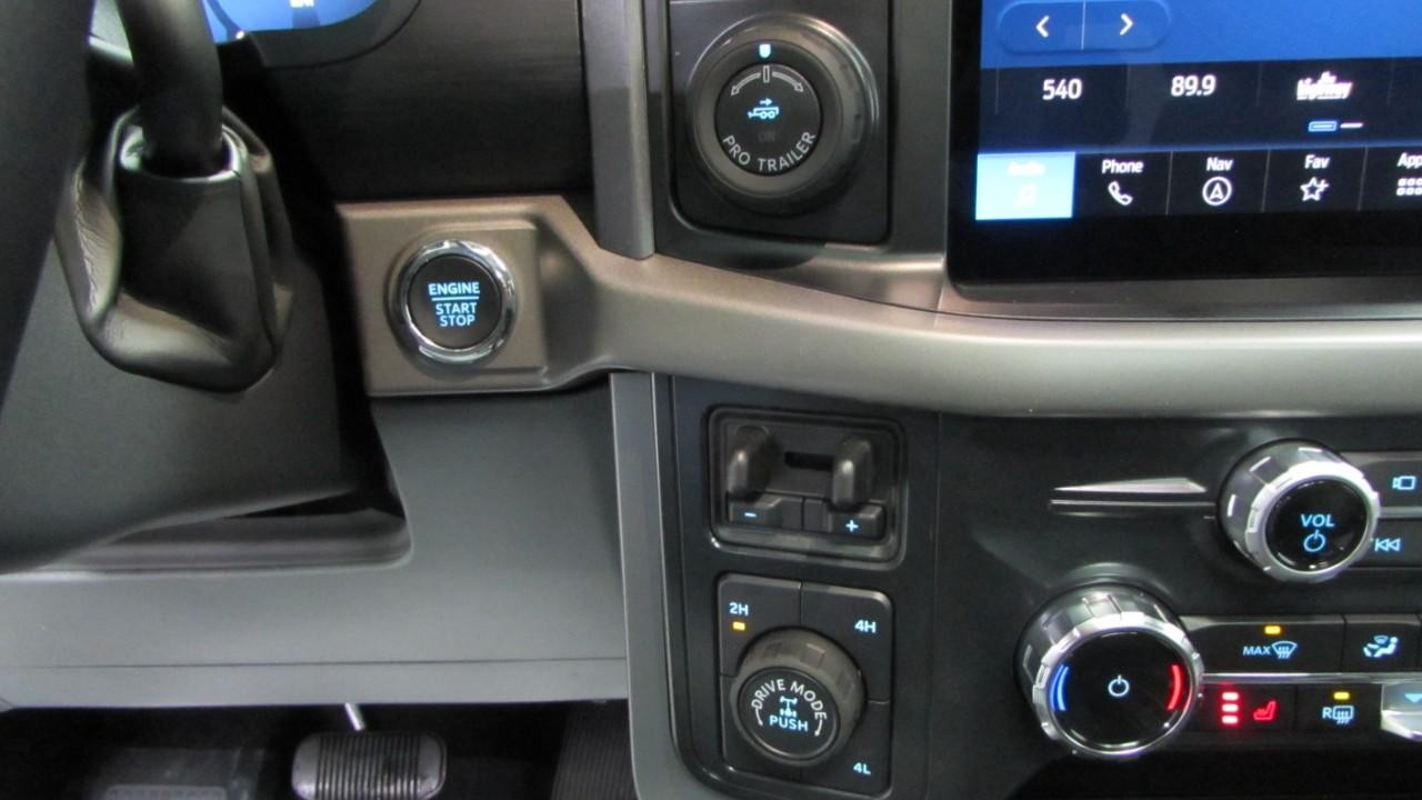 2025 Ox White Ford F-150 XLT 4X4 Truck