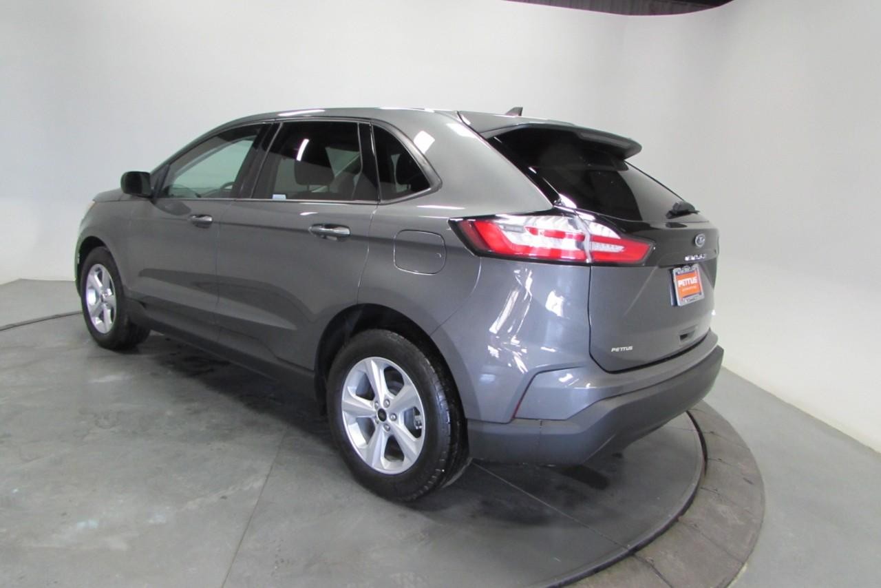 2024 Carbonized Gray Metallic Ford Edge SE AWD SUV