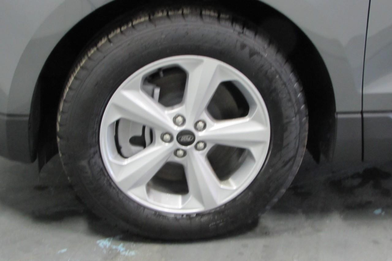 2024 Carbonized Gray Metallic Ford Edge SE AWD SUV