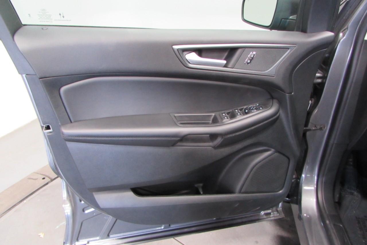 2024 Carbonized Gray Metallic Ford Edge SE AWD SUV