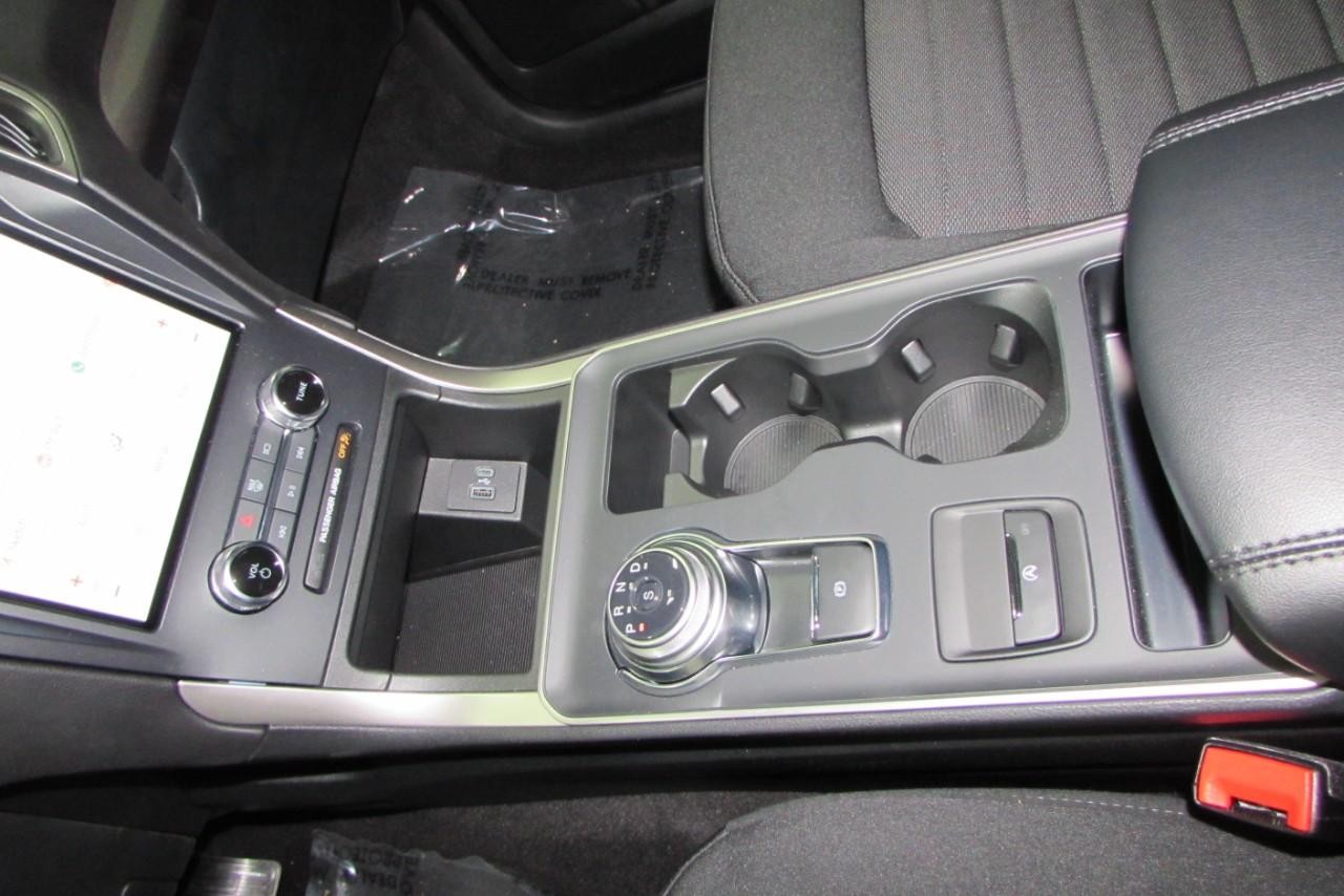 2024 Carbonized Gray Metallic Ford Edge SE AWD SUV