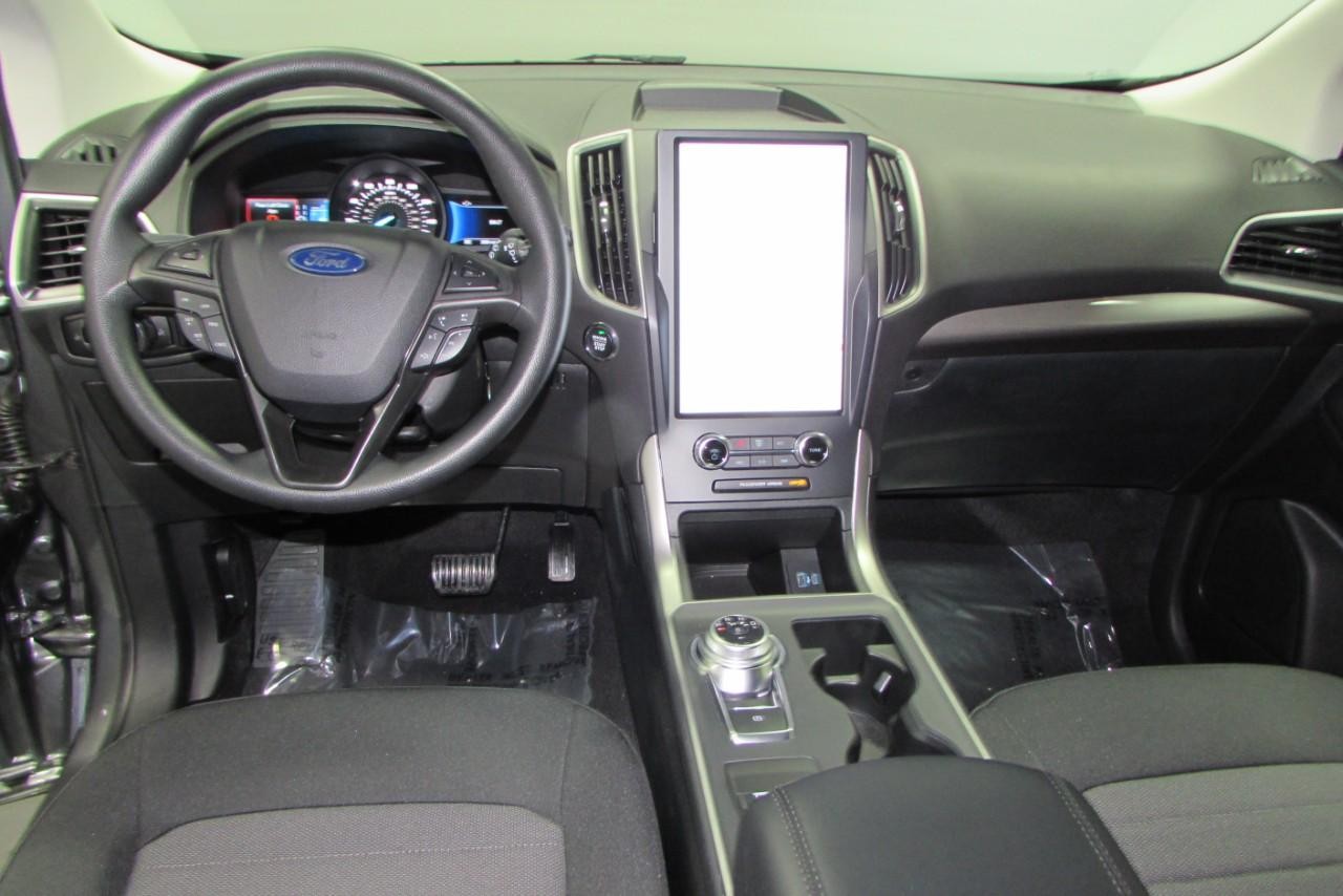 2024 Carbonized Gray Metallic Ford Edge SE AWD SUV