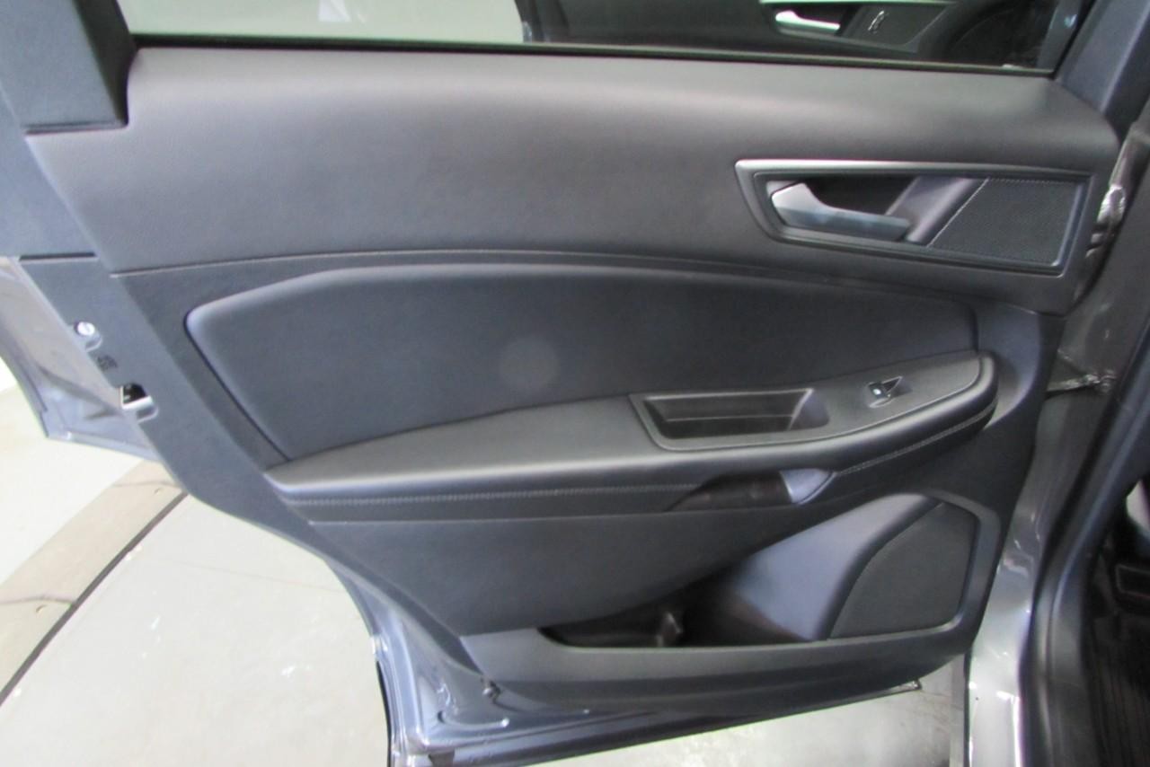 2024 Carbonized Gray Metallic Ford Edge SE AWD SUV