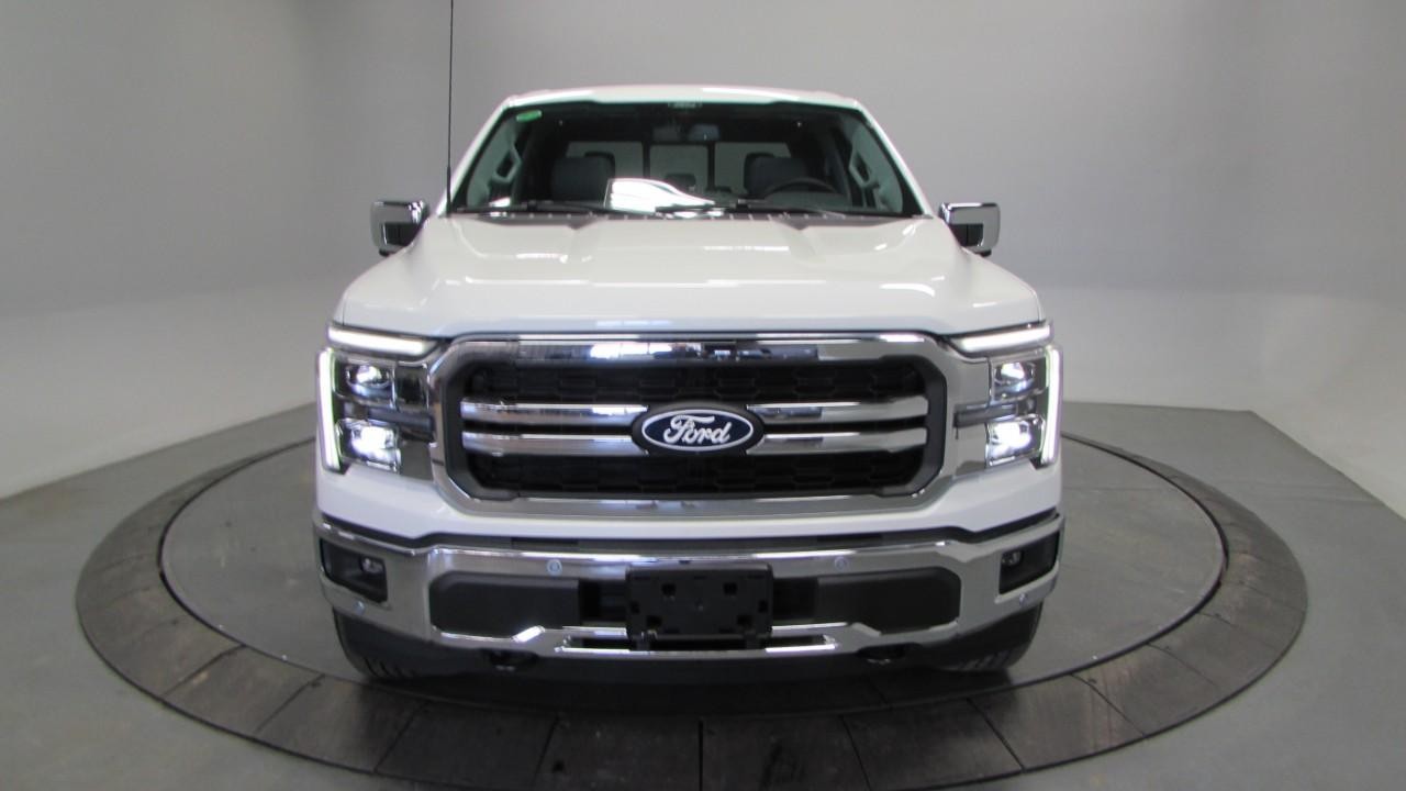 2025 Star White Metallic Tri-Coat Ford F-150 LARIAT 4X4 Truck