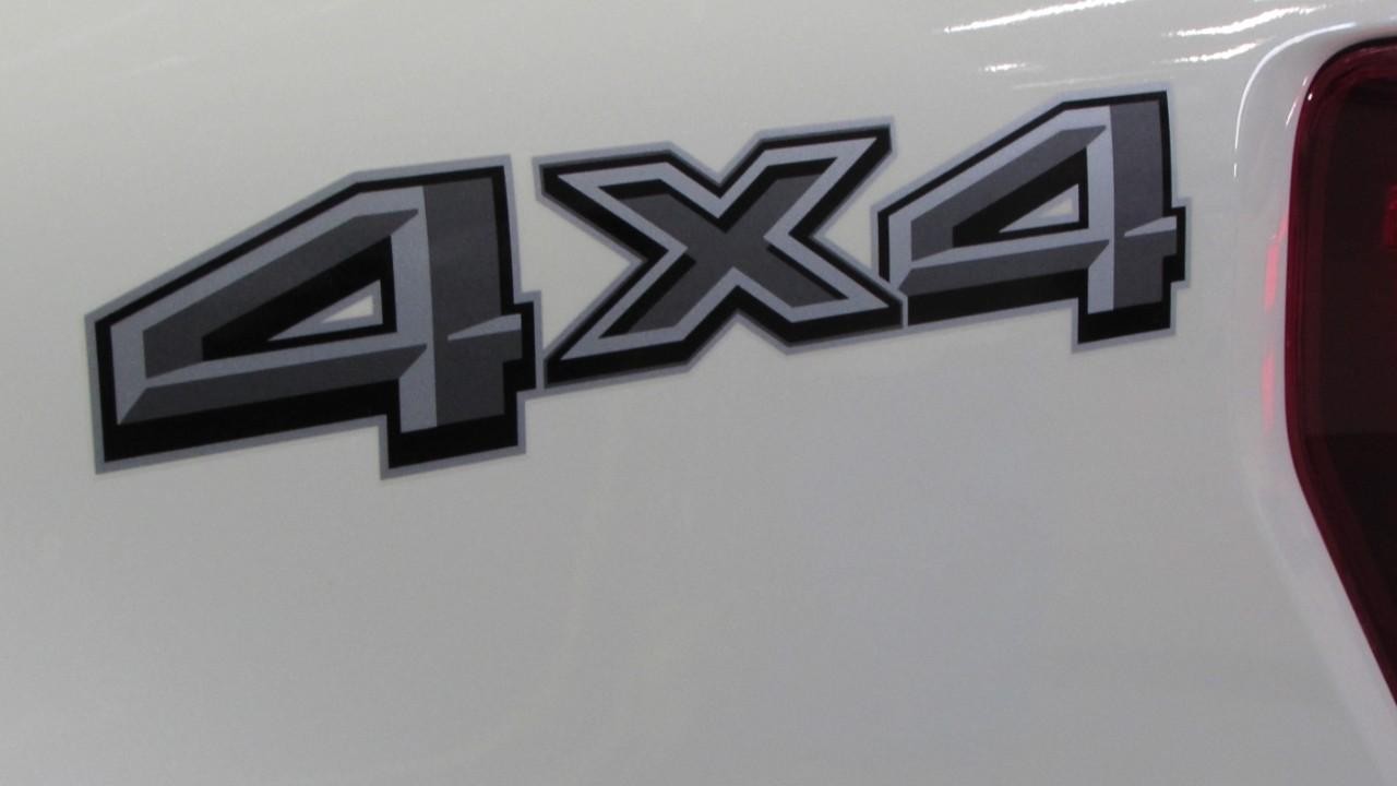 2025 Star White Metallic Tri-Coat Ford F-150 LARIAT 4X4 Truck