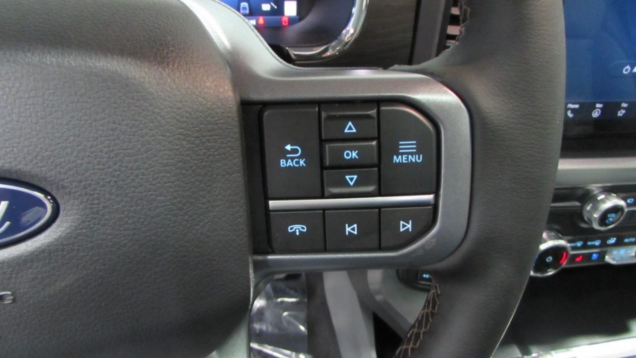 2025 Star White Metallic Tri-Coat Ford F-150 LARIAT 4X4 Truck