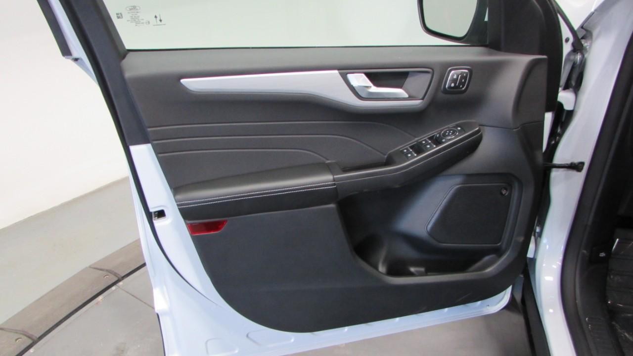 2025 Space Silver Metallic Ford Escape Platinum AWD SUV