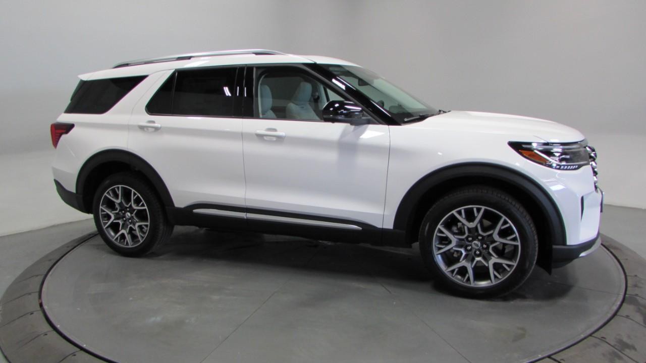 2025 Star White Metallic Tri-Coat Ford Explorer Platinum 4X4 SUV
