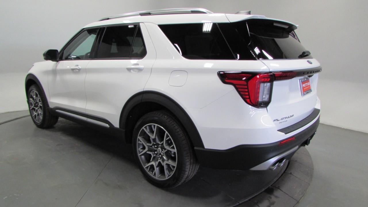2025 Star White Metallic Tri-Coat Ford Explorer Platinum 4X4 SUV