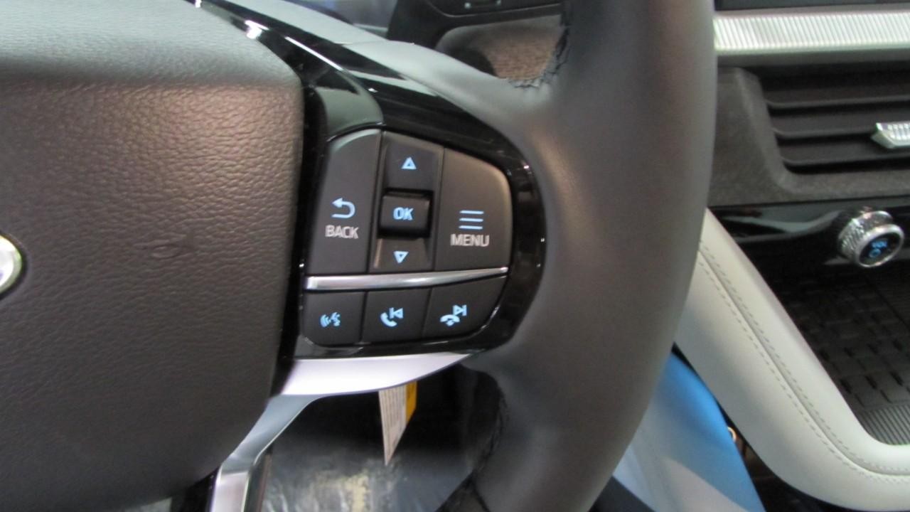 2025 Star White Metallic Tri-Coat Ford Explorer Platinum 4X4 SUV