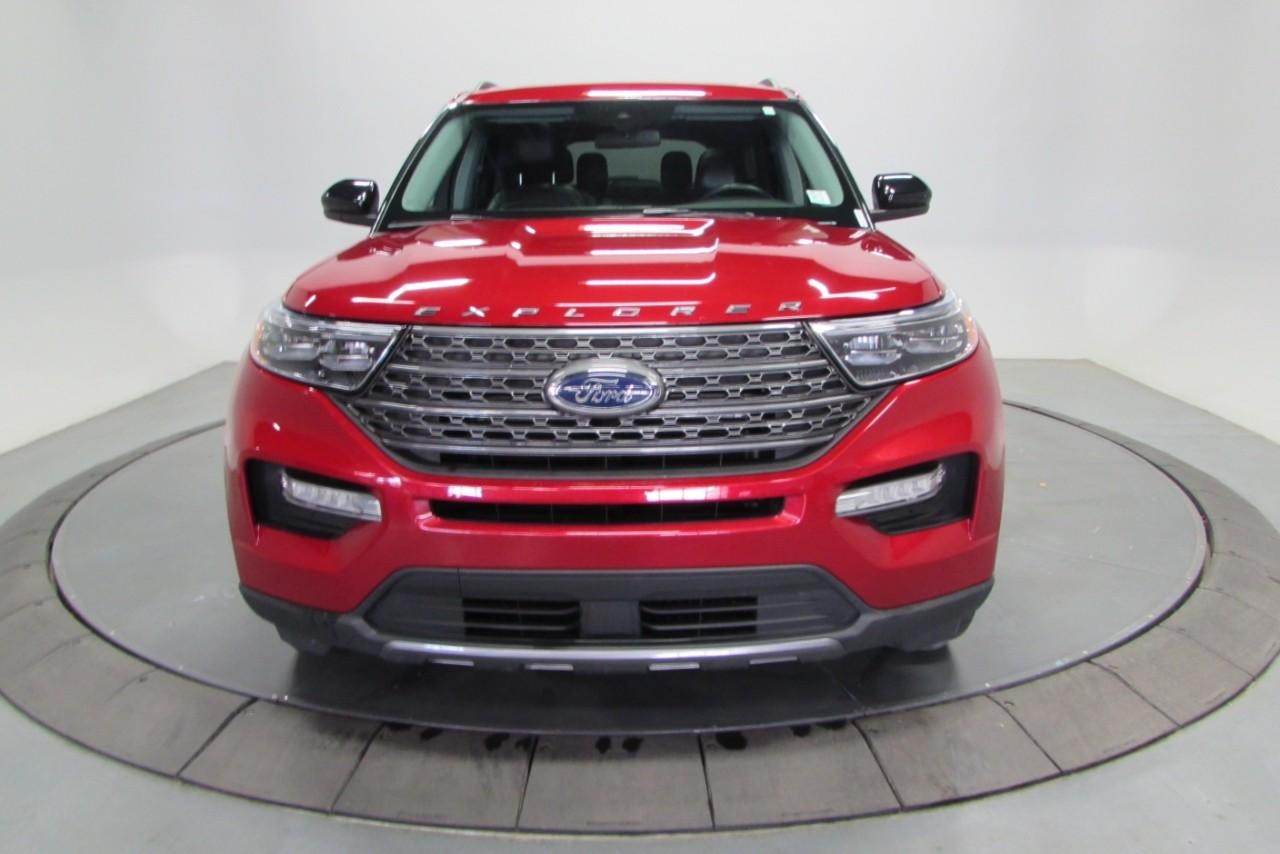 2022 Burgundy Velvet Tinted Clearcoat Ford Explorer XLT 4X4 SUV