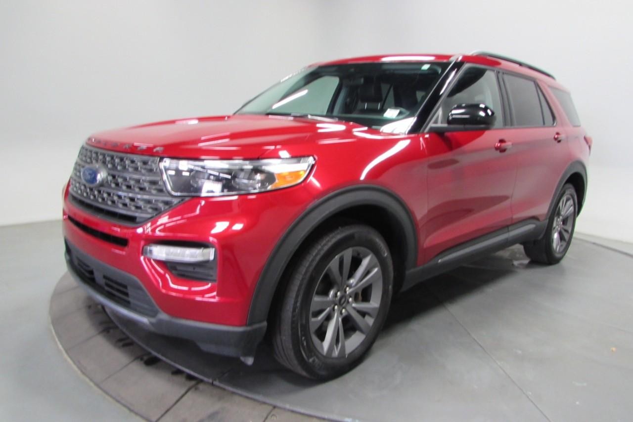 2022 Burgundy Velvet Tinted Clearcoat Ford Explorer XLT 4X4 SUV