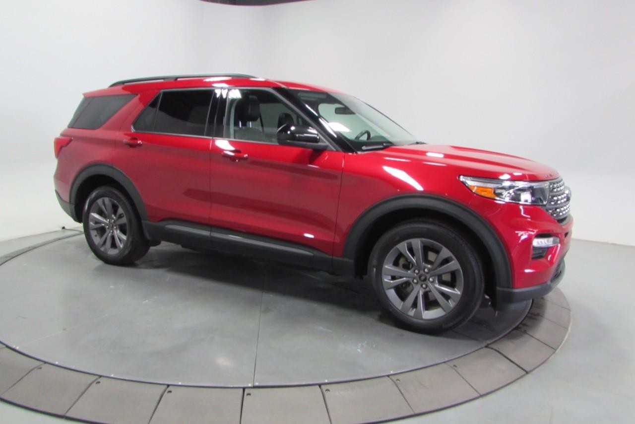 2022 Burgundy Velvet Tinted Clearcoat Ford Explorer XLT 4X4 SUV