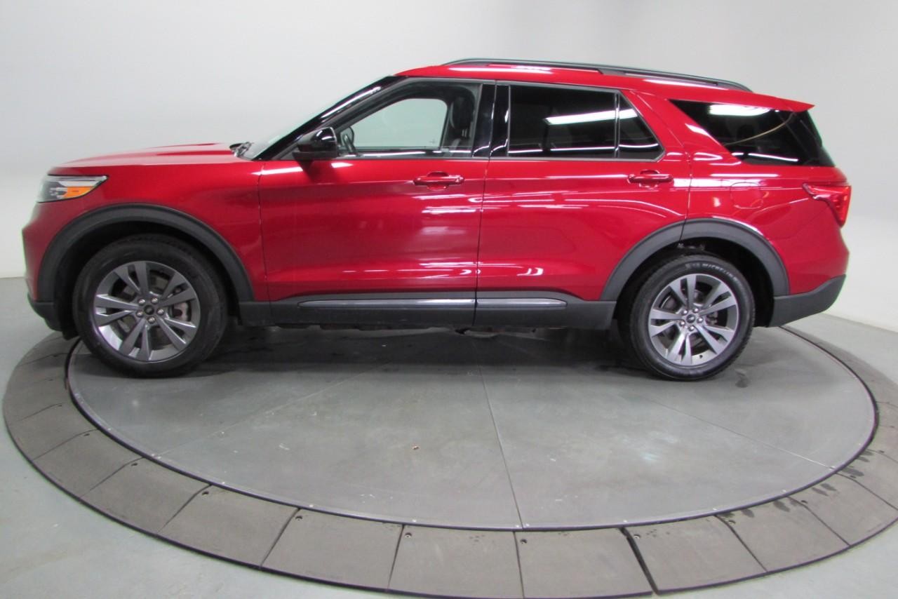 2022 Burgundy Velvet Tinted Clearcoat Ford Explorer XLT 4X4 SUV