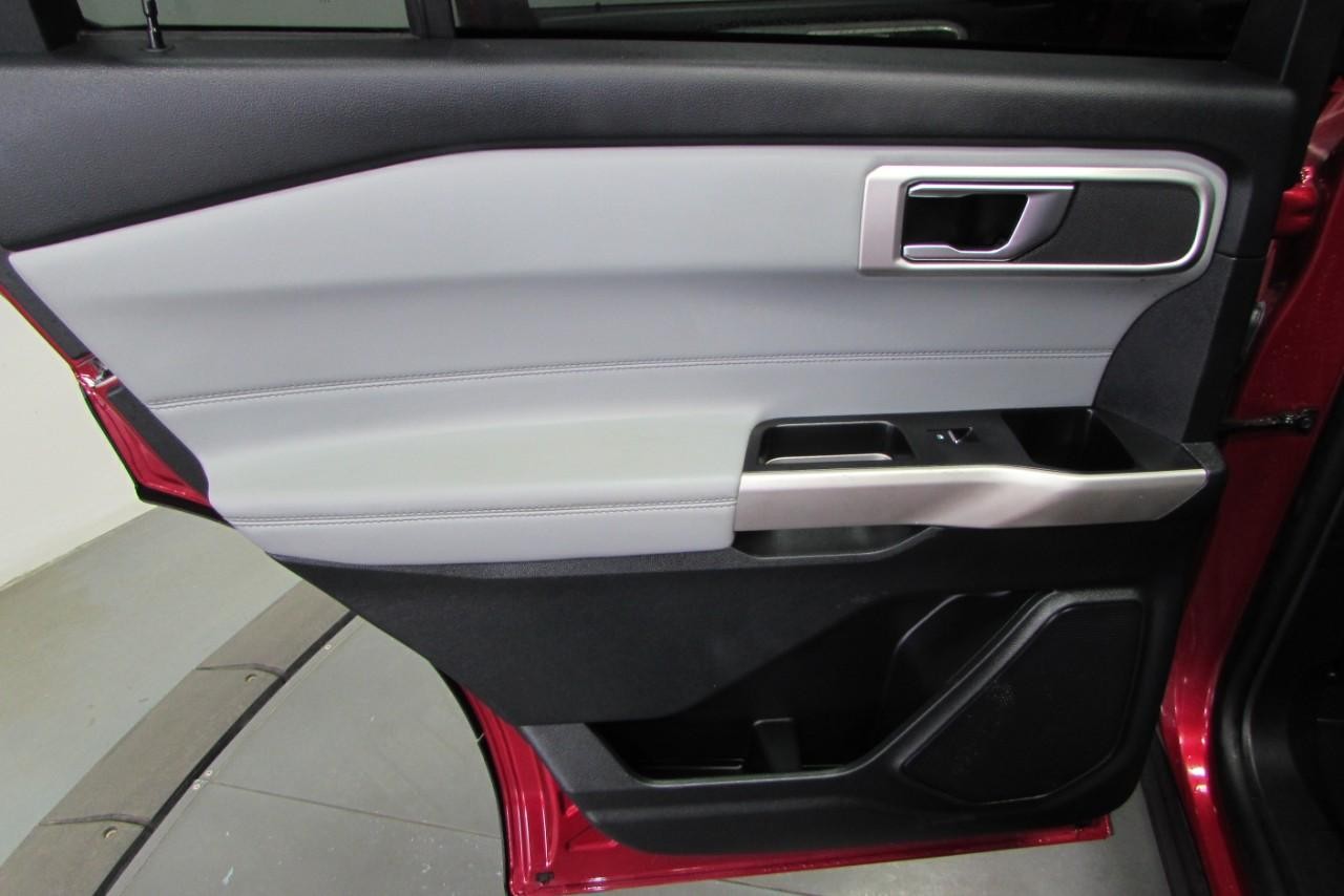 2022 Burgundy Velvet Tinted Clearcoat Ford Explorer XLT 4X4 SUV