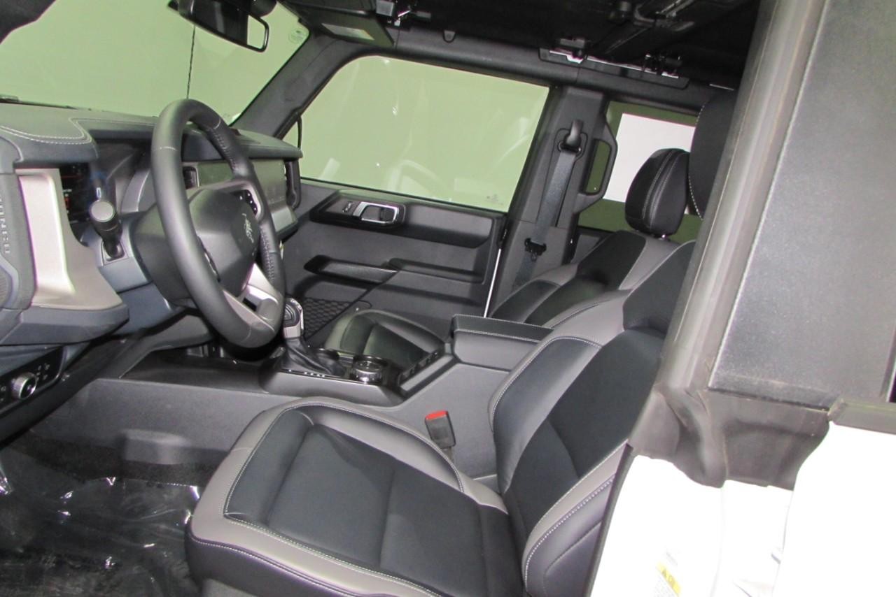 2025 Oxford White Ford Bronco Outer Banks 4X4 SUV
