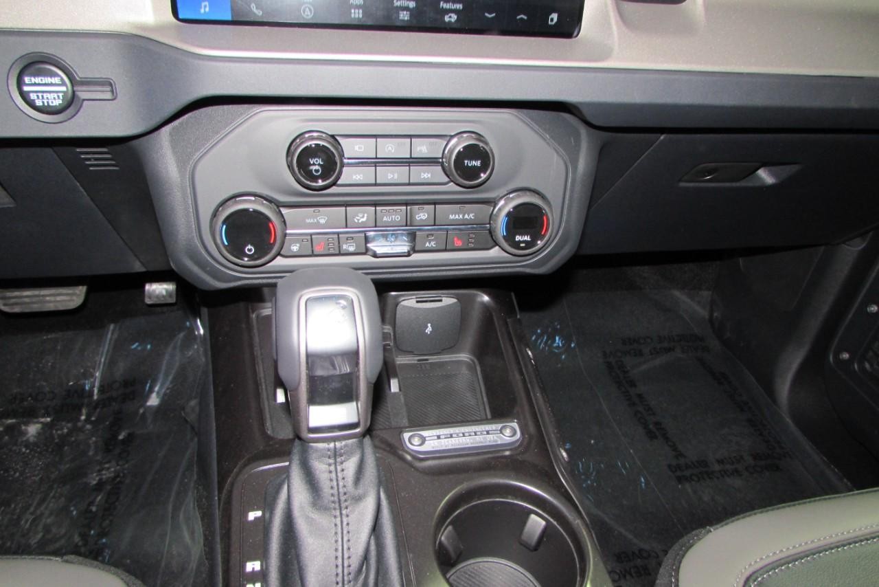 2025 Oxford White Ford Bronco Outer Banks 4X4 SUV