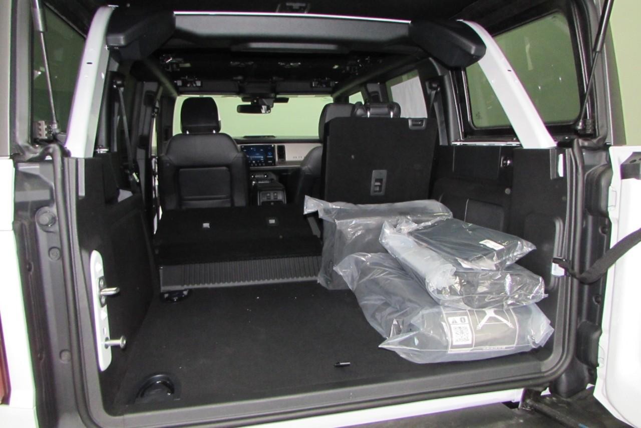 2025 Oxford White Ford Bronco Outer Banks 4X4 SUV