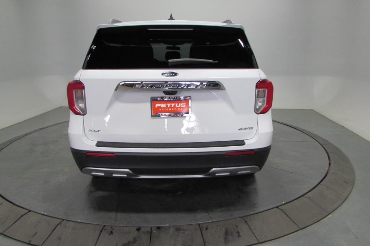 2023 Star White Metallic Tri-Coat Ford Explorer XLT 4X4 SUV