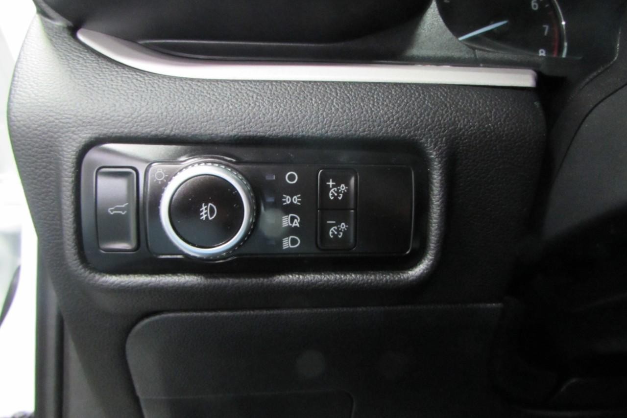2023 Star White Metallic Tri-Coat Ford Explorer XLT 4X4 SUV