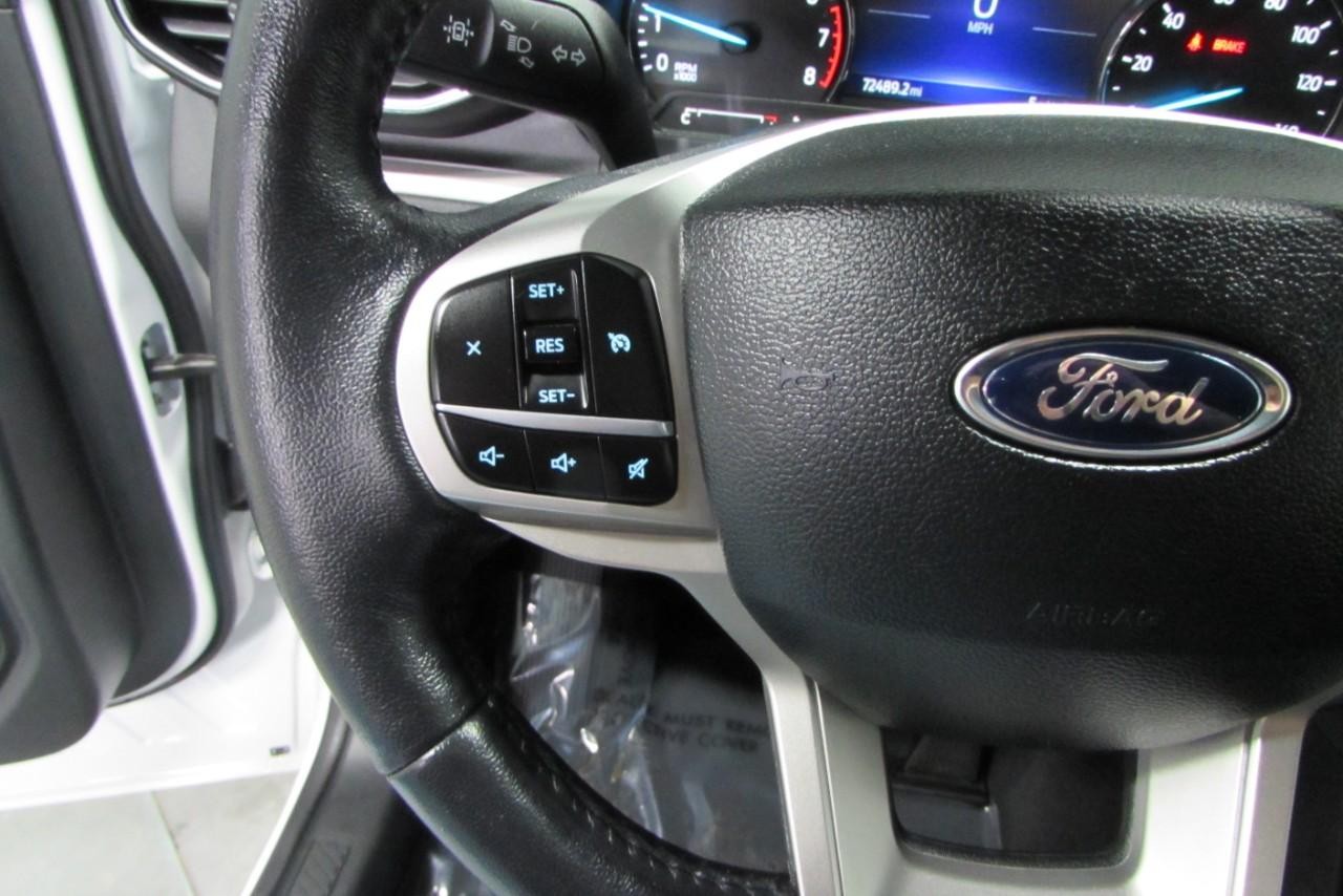 2023 Star White Metallic Tri-Coat Ford Explorer XLT 4X4 SUV