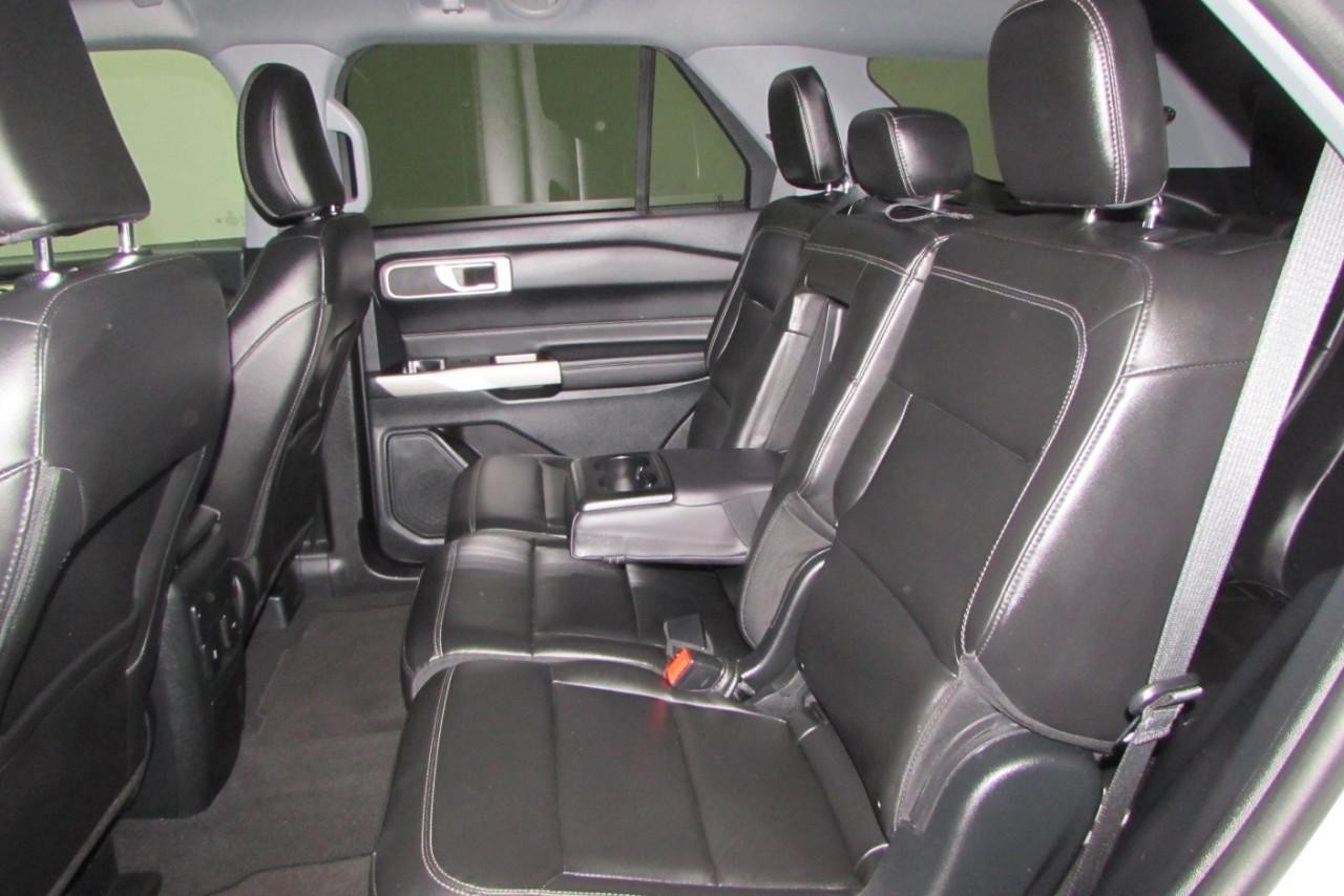 2023 Star White Metallic Tri-Coat Ford Explorer XLT 4X4 SUV