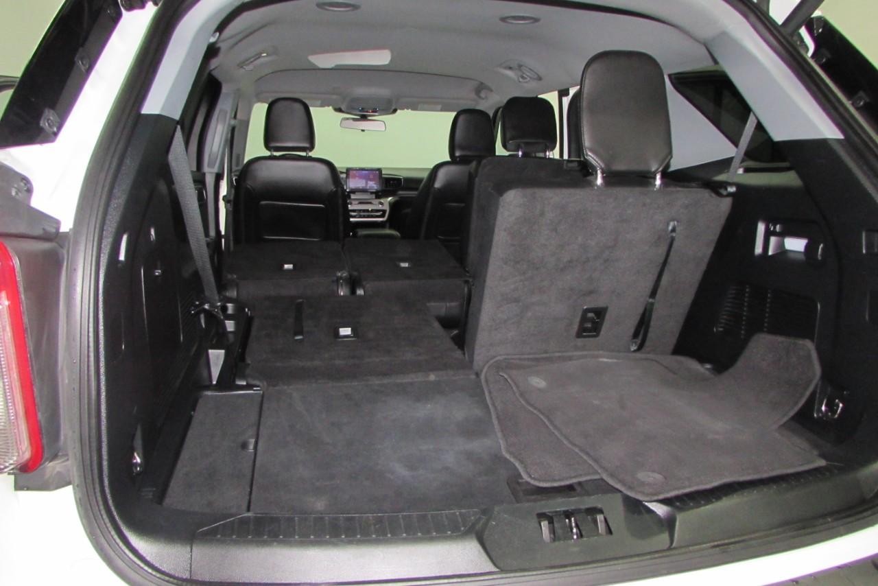 2023 Star White Metallic Tri-Coat Ford Explorer XLT 4X4 SUV