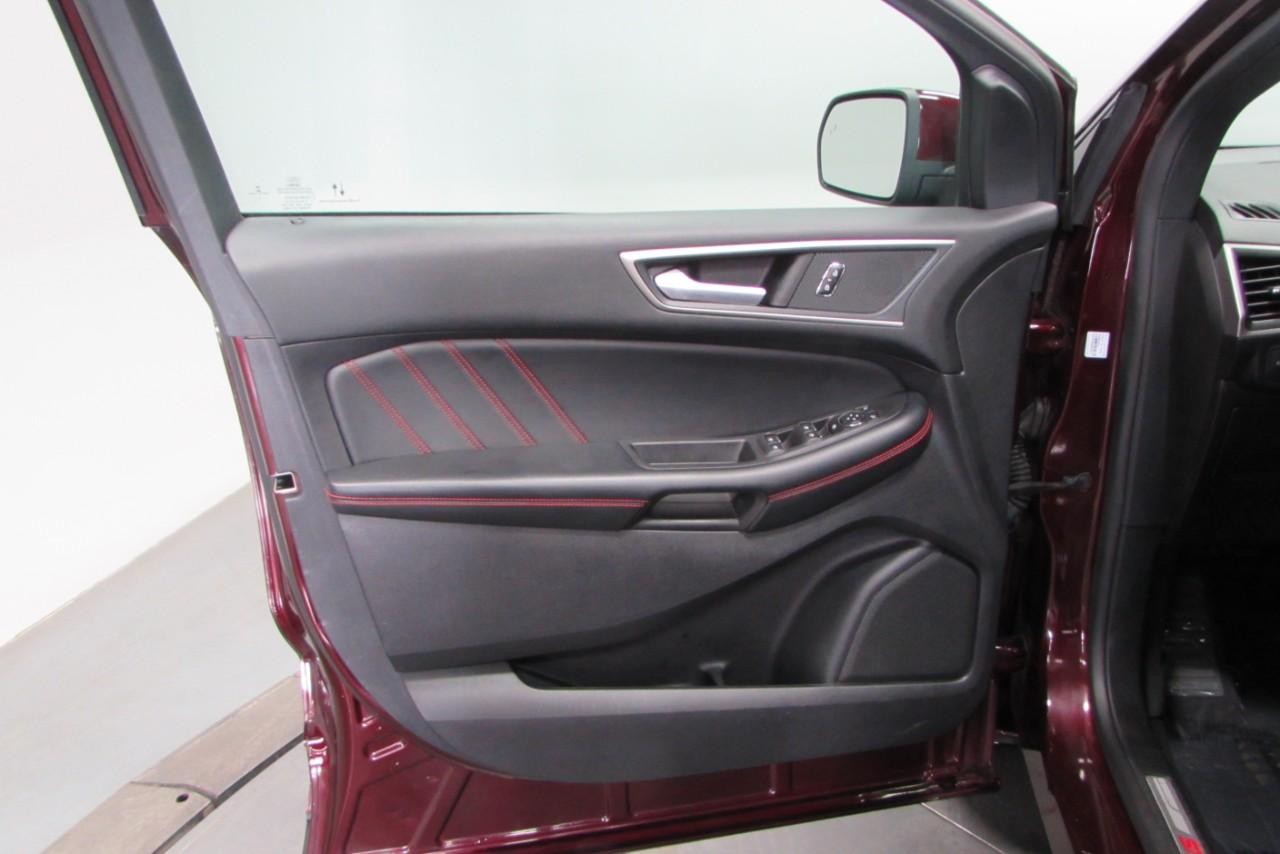 2022 Burgundy Velvet Metallic Tinted Clearcoat Ford Edge ST Line AWD SUV