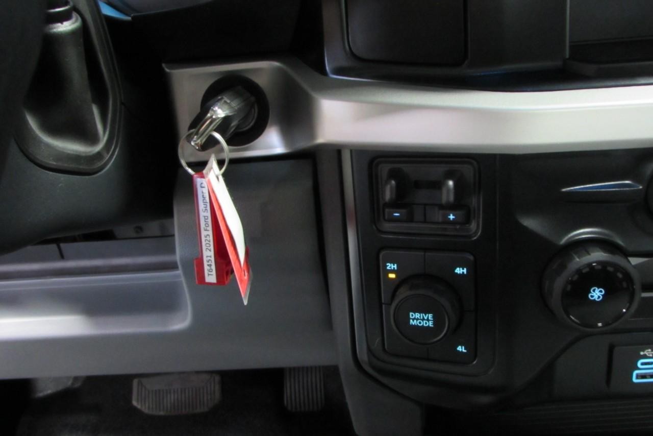 2025 Oxford White Ford Super Duty F-350 SRW XL 4X4 Truck
