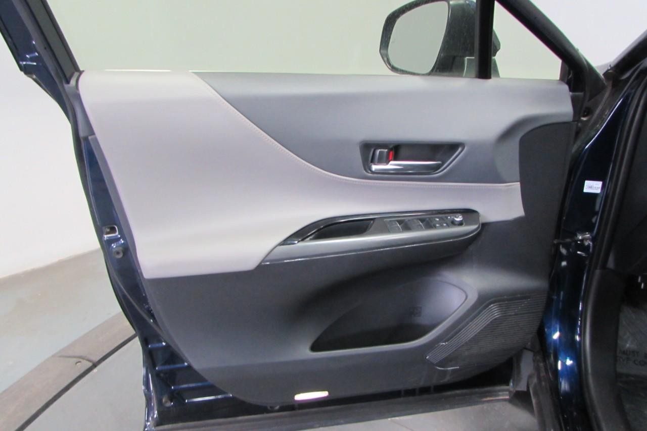 2022 Blueprint Toyota Venza XLE AWD SUV