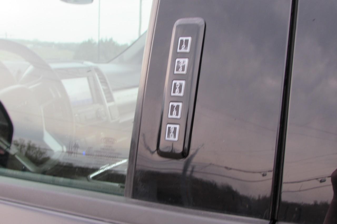 2020 Agate Black Metallic Ford Super Duty F-350 SRW Lariat 4X4 Truck
