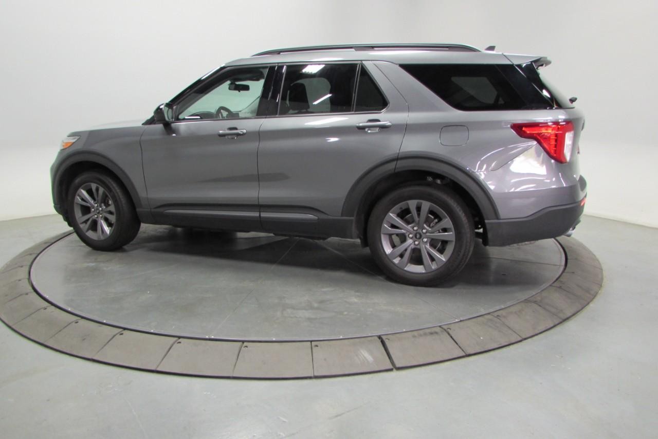 2022 Carbonized Gray Metallic Ford Explorer XLT 4X4 SUV