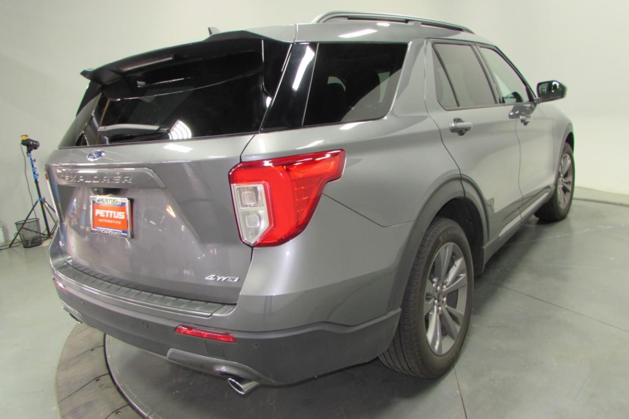 2022 Carbonized Gray Metallic Ford Explorer XLT 4X4 SUV
