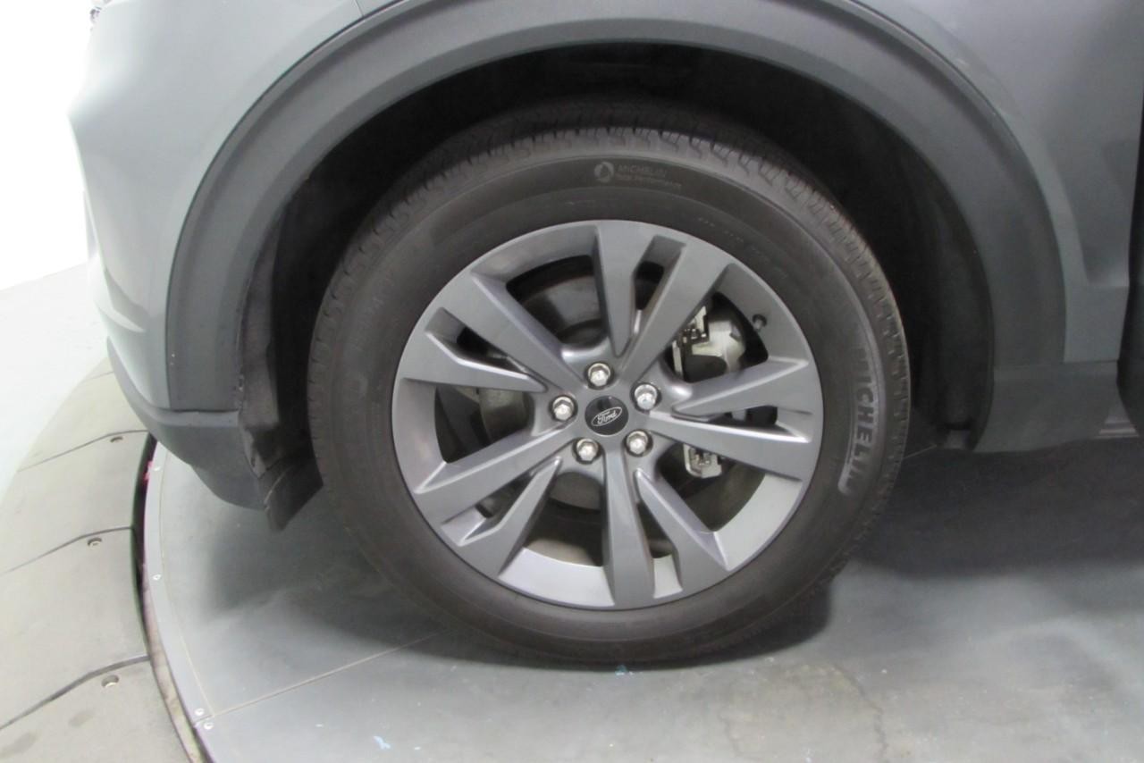 2022 Carbonized Gray Metallic Ford Explorer XLT 4X4 SUV